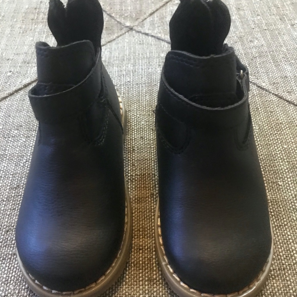 Black Fall Winter Boots Old Navy 7 NWOT